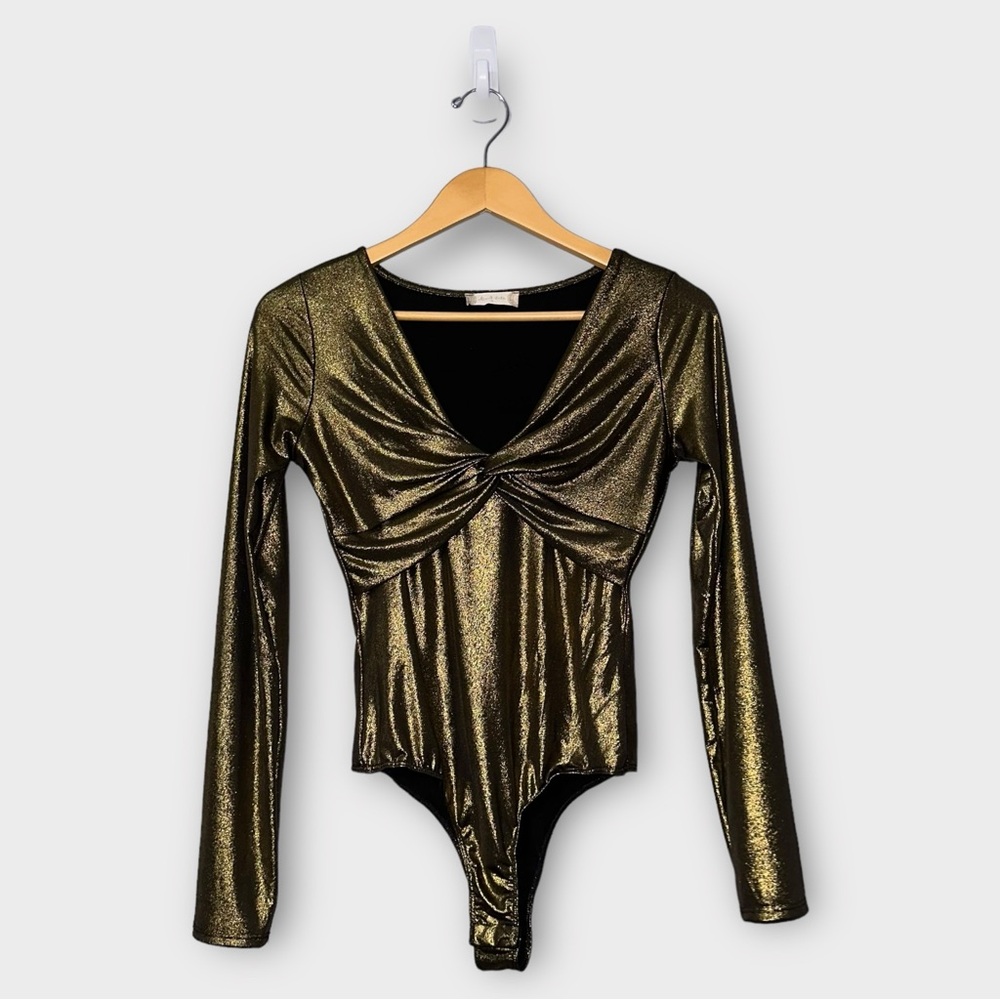 Altar’d State EUC Metallic Long Sleeve Bodysuit in Gold Size S